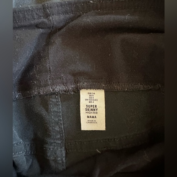 H&M maternity Jean bundle - Picture 5 of 11